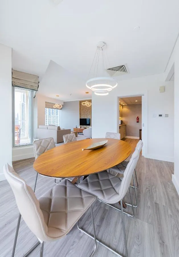 Boutique Living - Burj Views - Renovated Apartment Dubai
