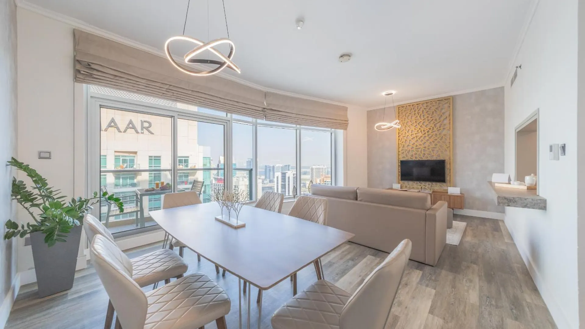 Boutique Living - Burj Views - Renovated Apartment Dubai