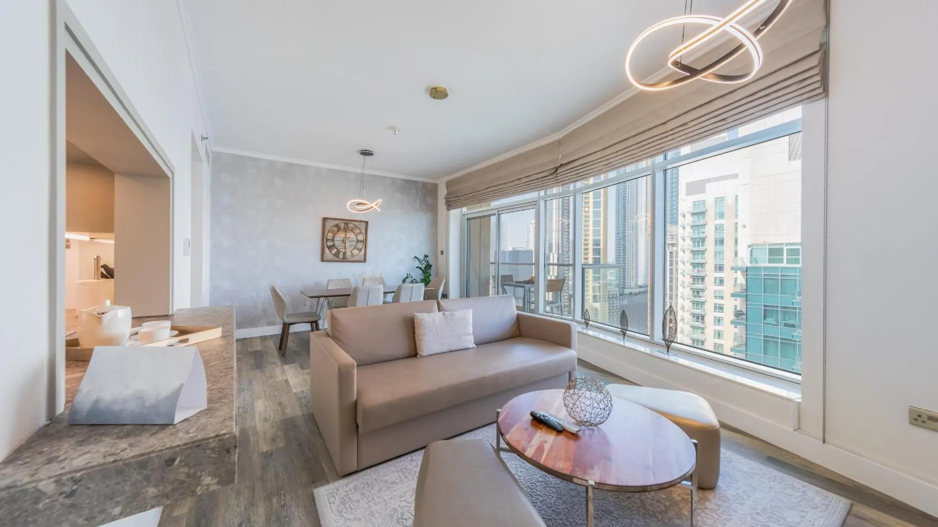 Boutique Living - Burj Views - Renovated Apartment Dubai