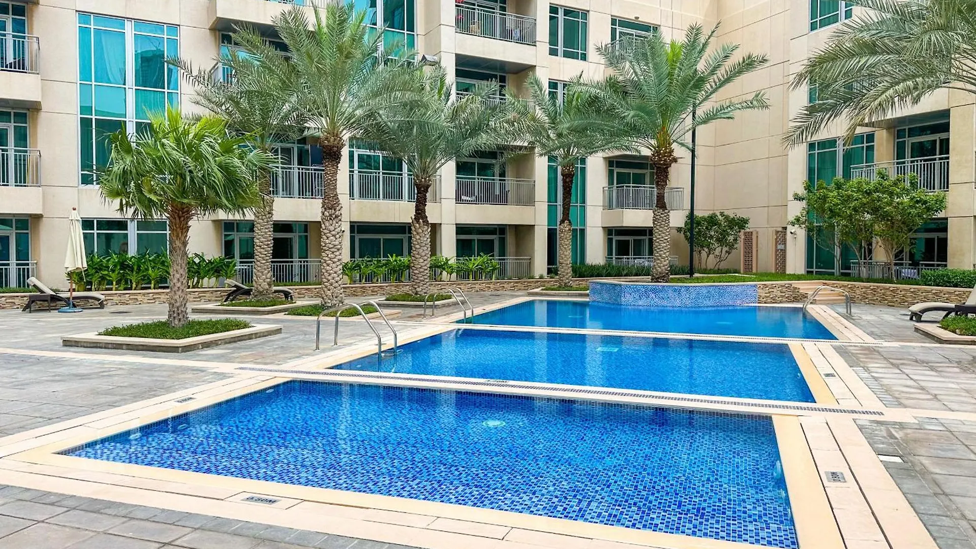 Boutique Living - Burj Views - Renovated Apartment Dubai