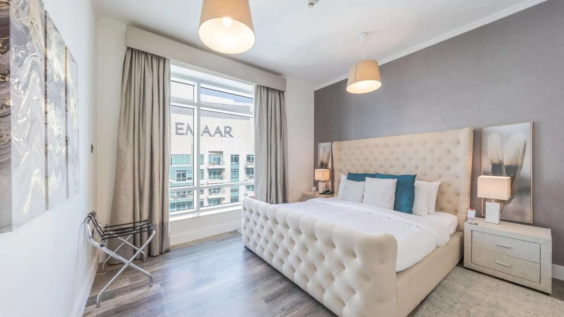 Boutique Living - Burj Views - Renovated Apartment Dubai