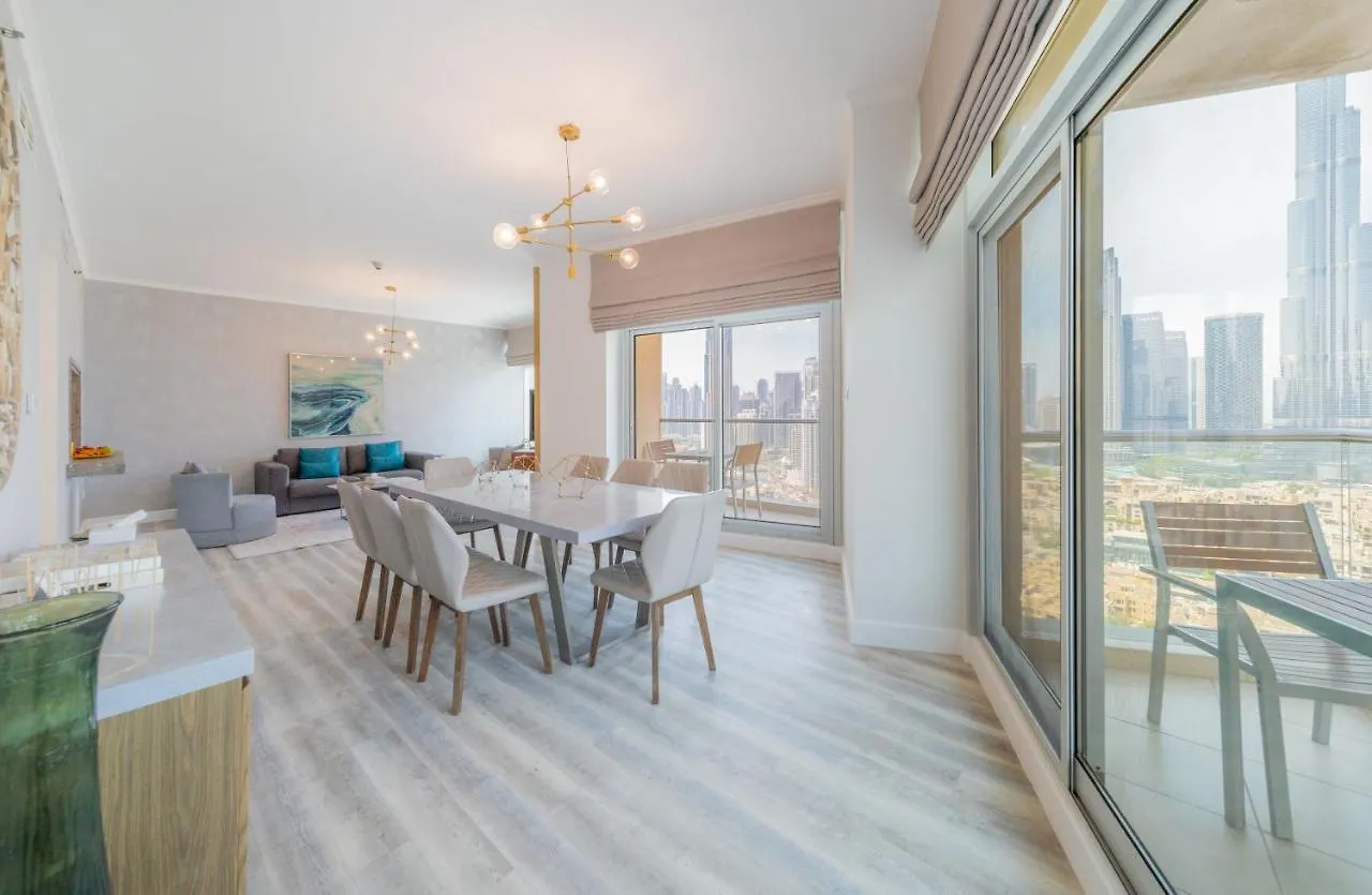 Boutique Living - Burj Views - Renovated Apartment Dubai